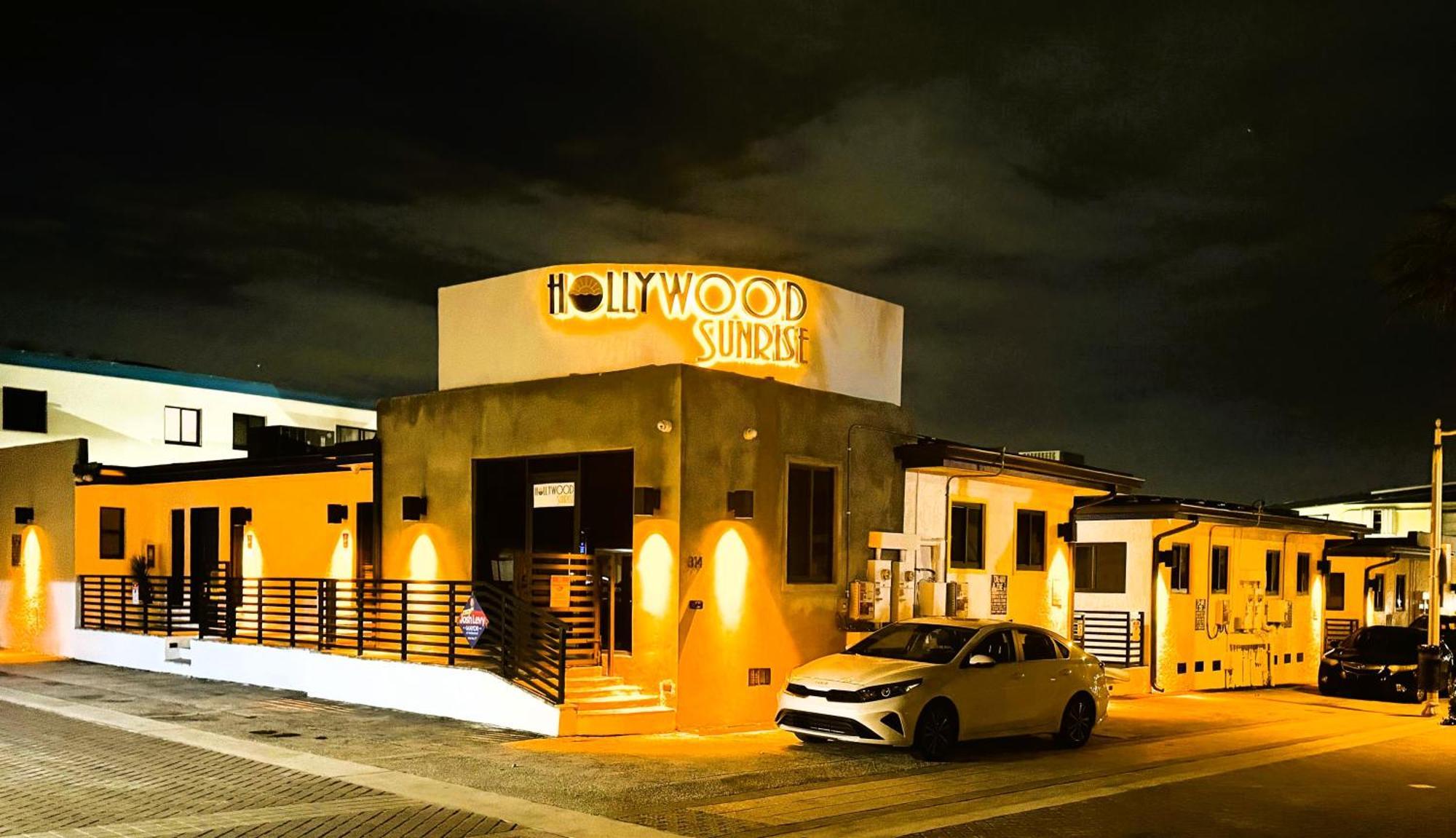 Отель Hollywood Sunrise Экстерьер фото